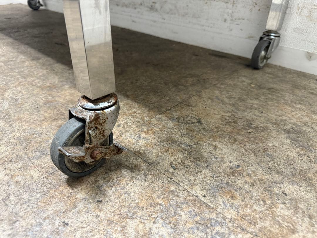 ステンレス　作業台　引き出し　キャスター付き　W１５００ｘD６００ｘＨ８００ｍｍ