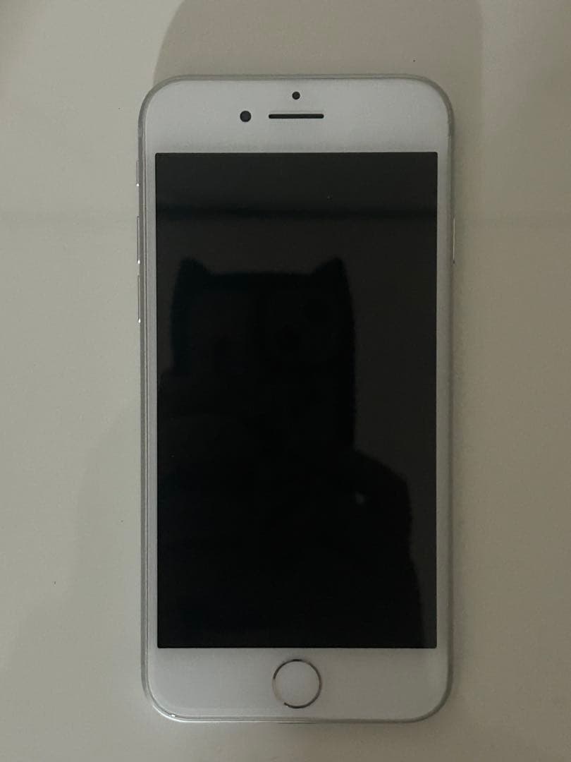 美品 iPhone8 ホワイト 64GB SiMなし