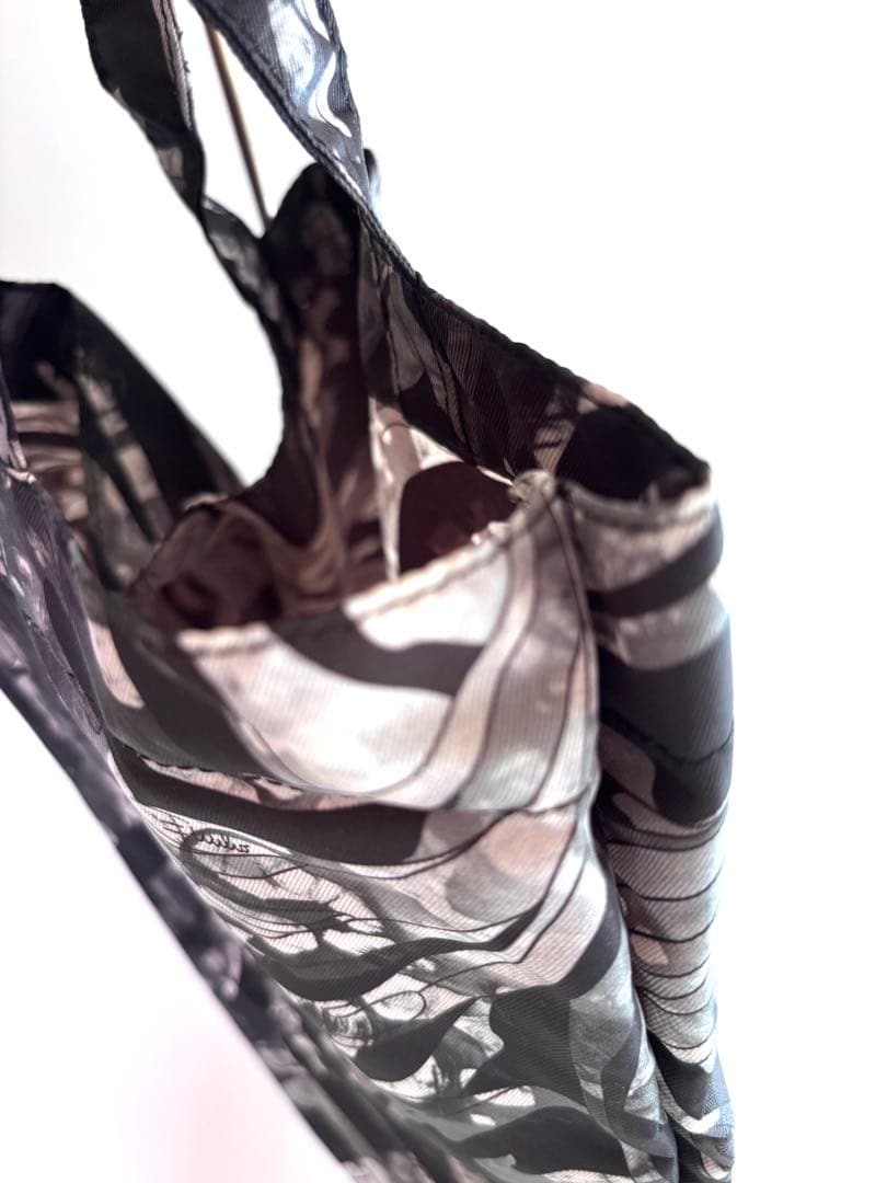 〈新品‼︎〉EMILIO PUCCI ショッピングバッグ　保管袋付き