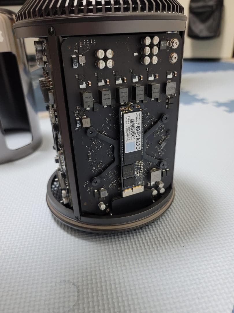 Mac Pro 2013 12コア2.7GHz メモ64GB D700x2