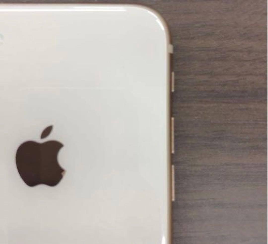 iPhone 8 64GB SIMフリー ディスプレイにヒビ有り