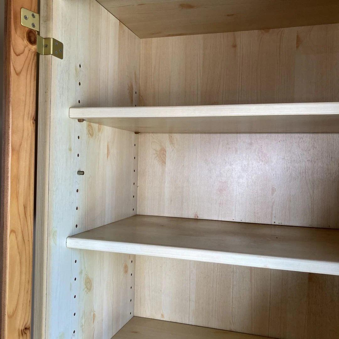 ガラス扉食器棚　パイン材