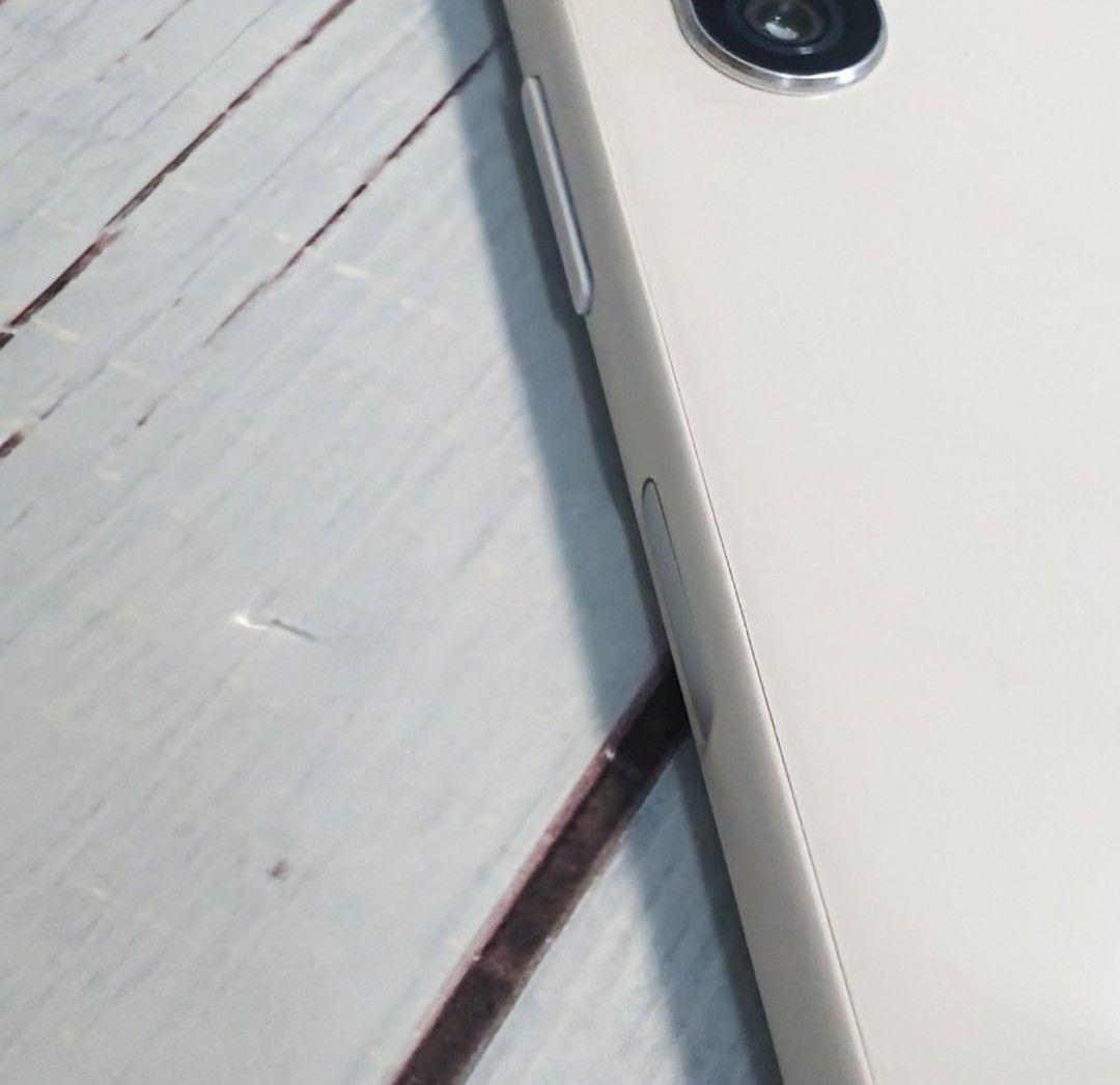 Xperia 10 II SOV43　ホワイト