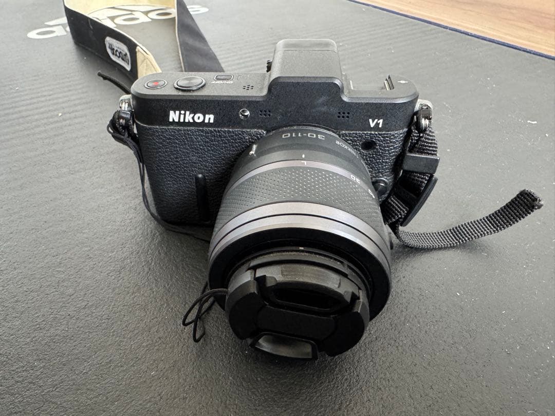 Nikon V1 ミラーレスカメラ レンズ2つ付き