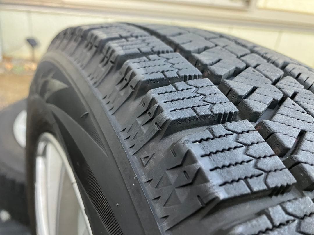 (2065) 22年製スタッドレスタイヤ社外アルミホイール付き2本①