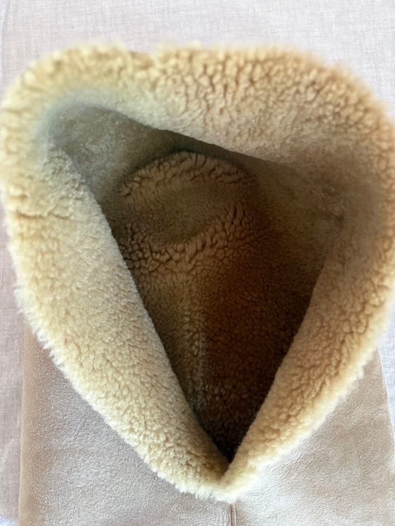 ベージュ シープスキン スヌード