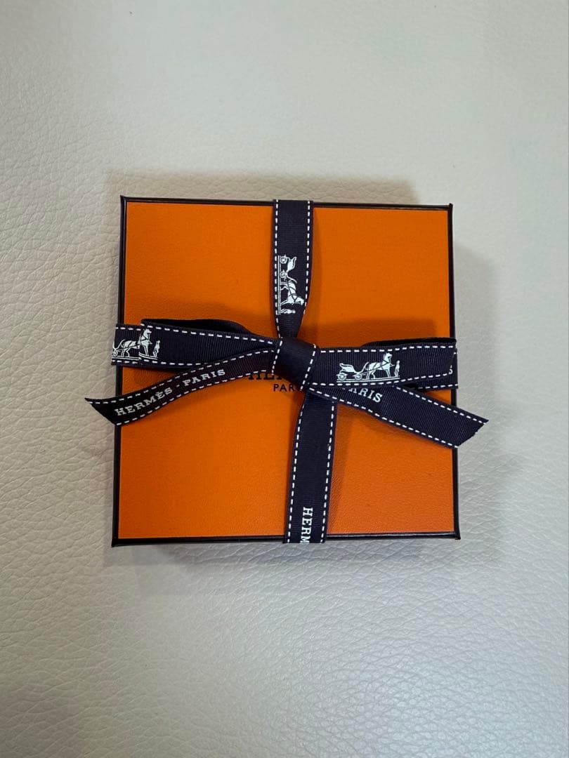 新品未使用エルメスキーホルダー 《フェール・ア・シュヴァル》