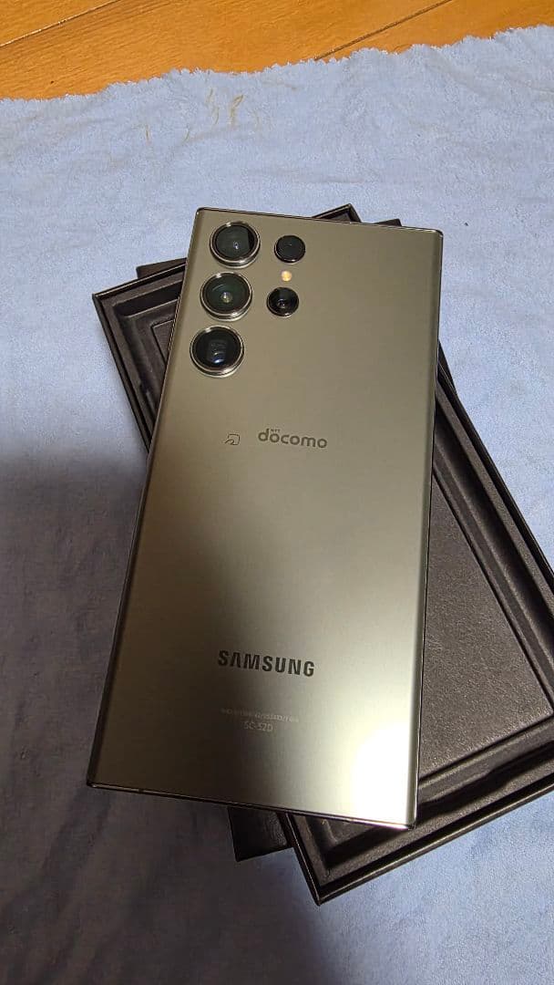 Samsung Galaxy S23 Ultra docomo　Green