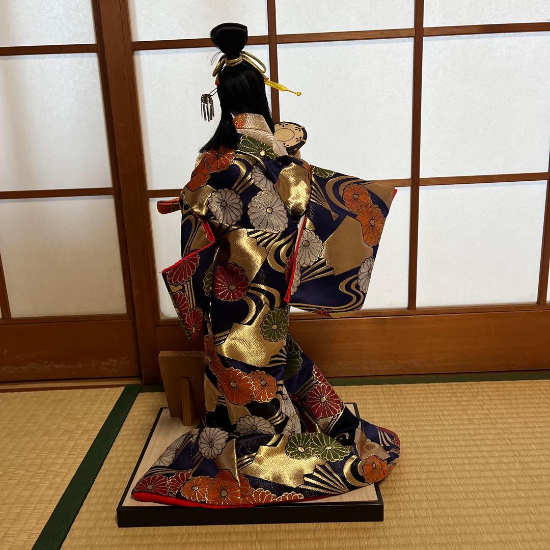 伝統的な日本人形 華やかな着物 工芸品 約50cm ガラスケース付き