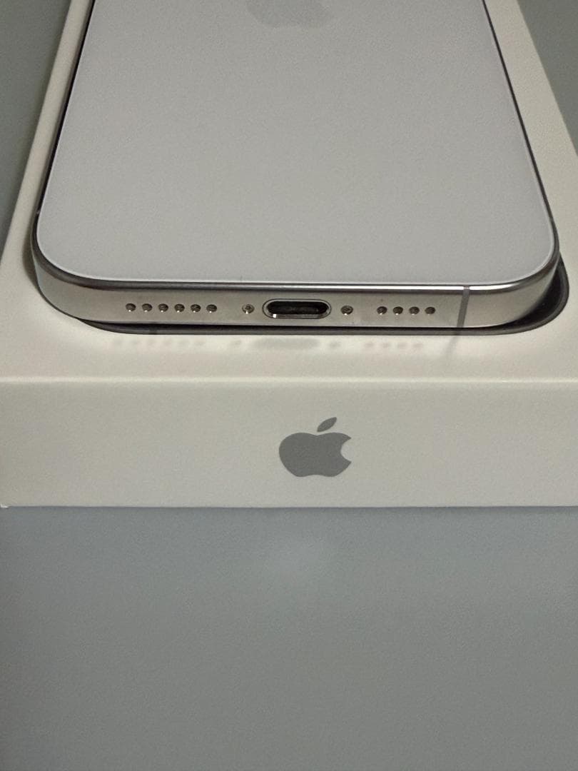 【バッテリー98%】iPhone16 ProMax ホワイトチタニウム256GB