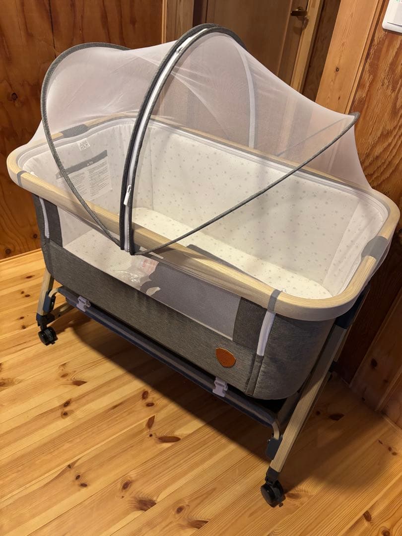 極美品　2024年　4月購入　ベビーベッド　HZDMJ グレー　hzdmj