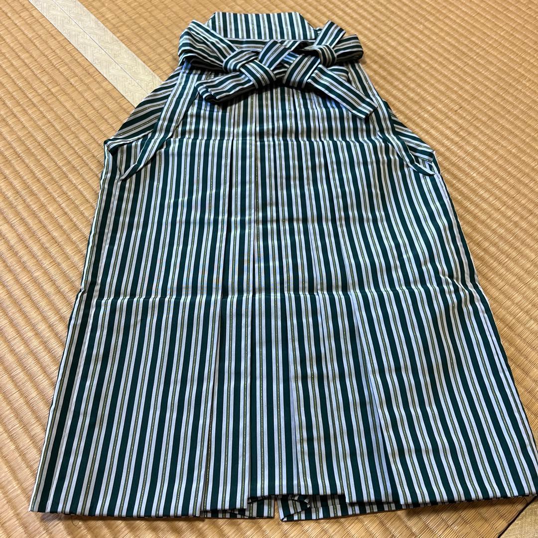 【極美品 大きいサイズ】伝統的な着物 緑とグレーと金糸のグラデーション