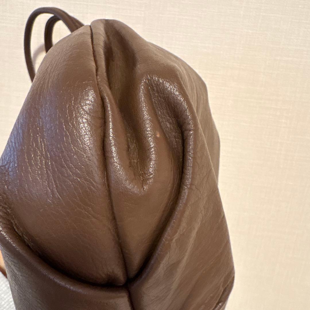 ブラウンレザーショルダーバッグ ギャザー入り