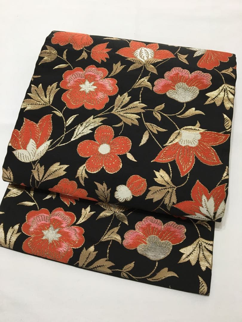 華やかな【名古屋帯】正絹　黒色