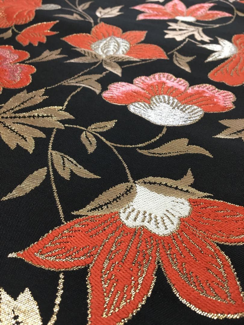 華やかな【名古屋帯】正絹　黒色