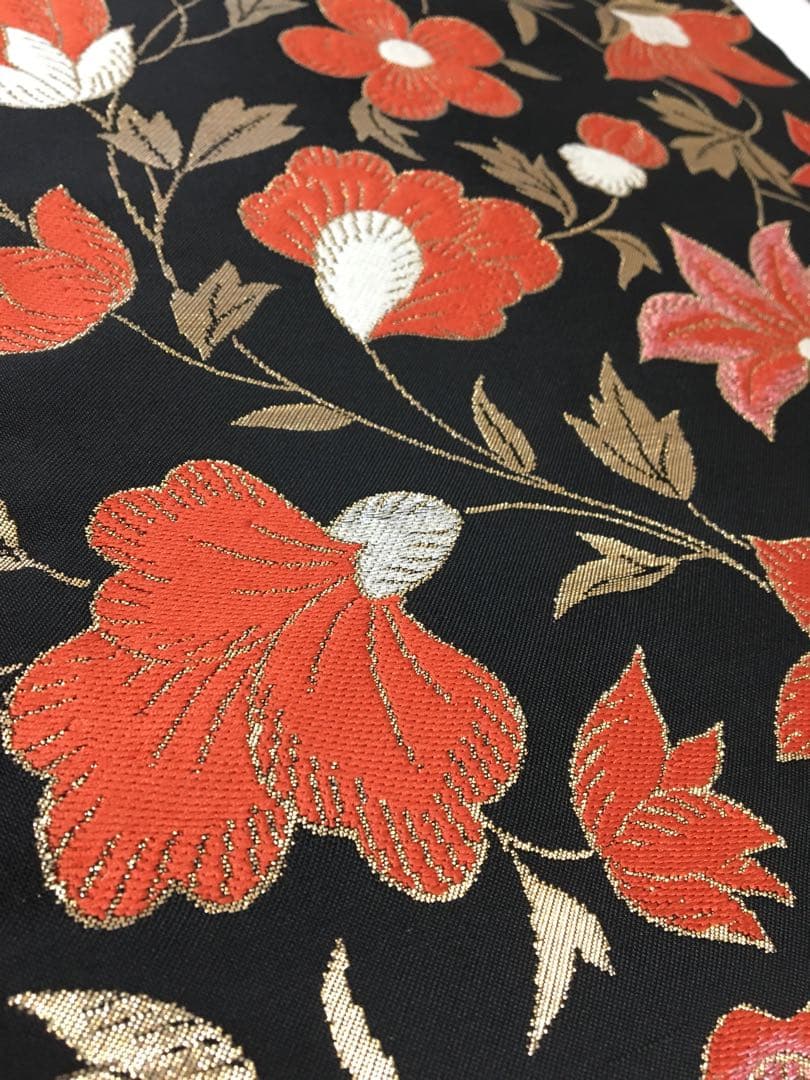 華やかな【名古屋帯】正絹　黒色