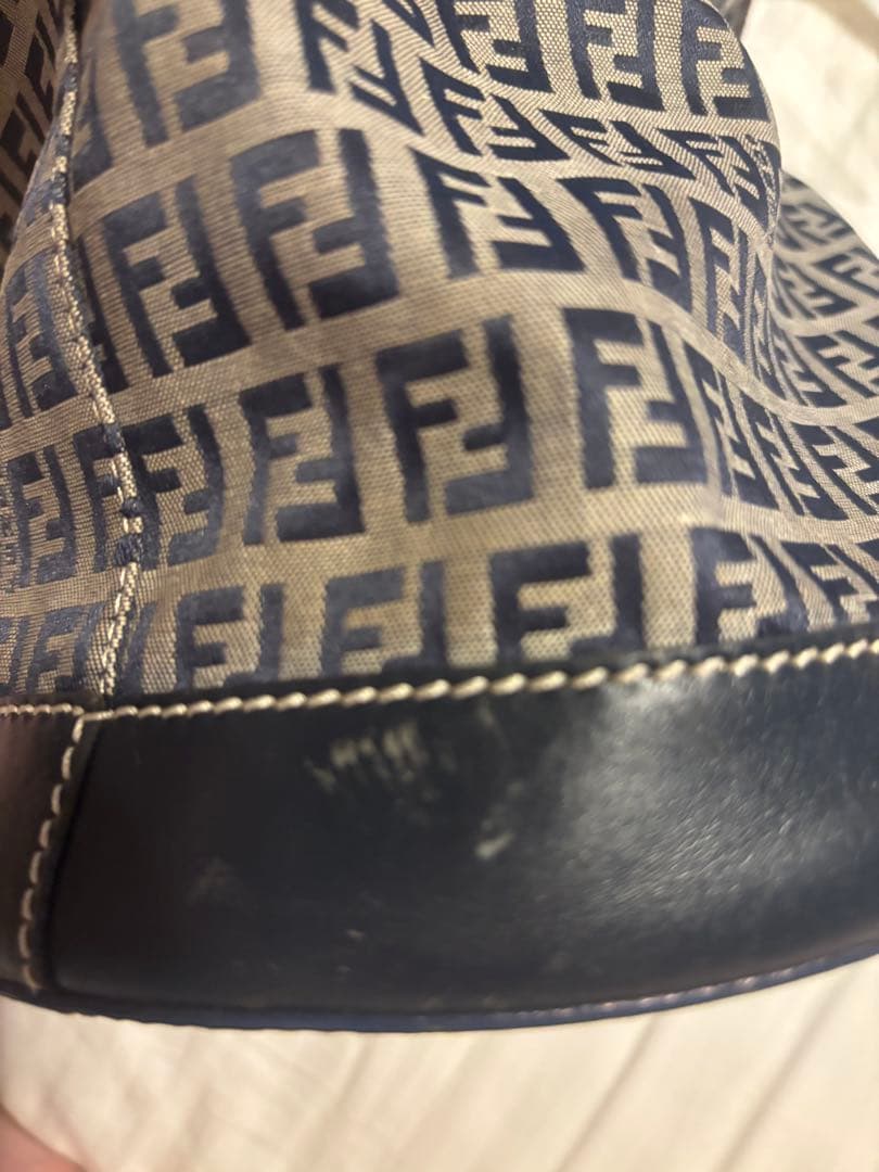 Fendi ロゴプリント バッグ