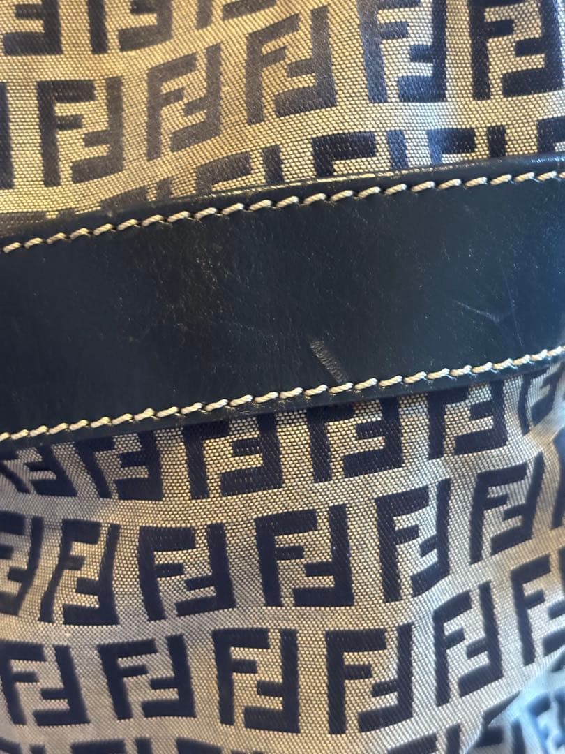 Fendi ロゴプリント バッグ