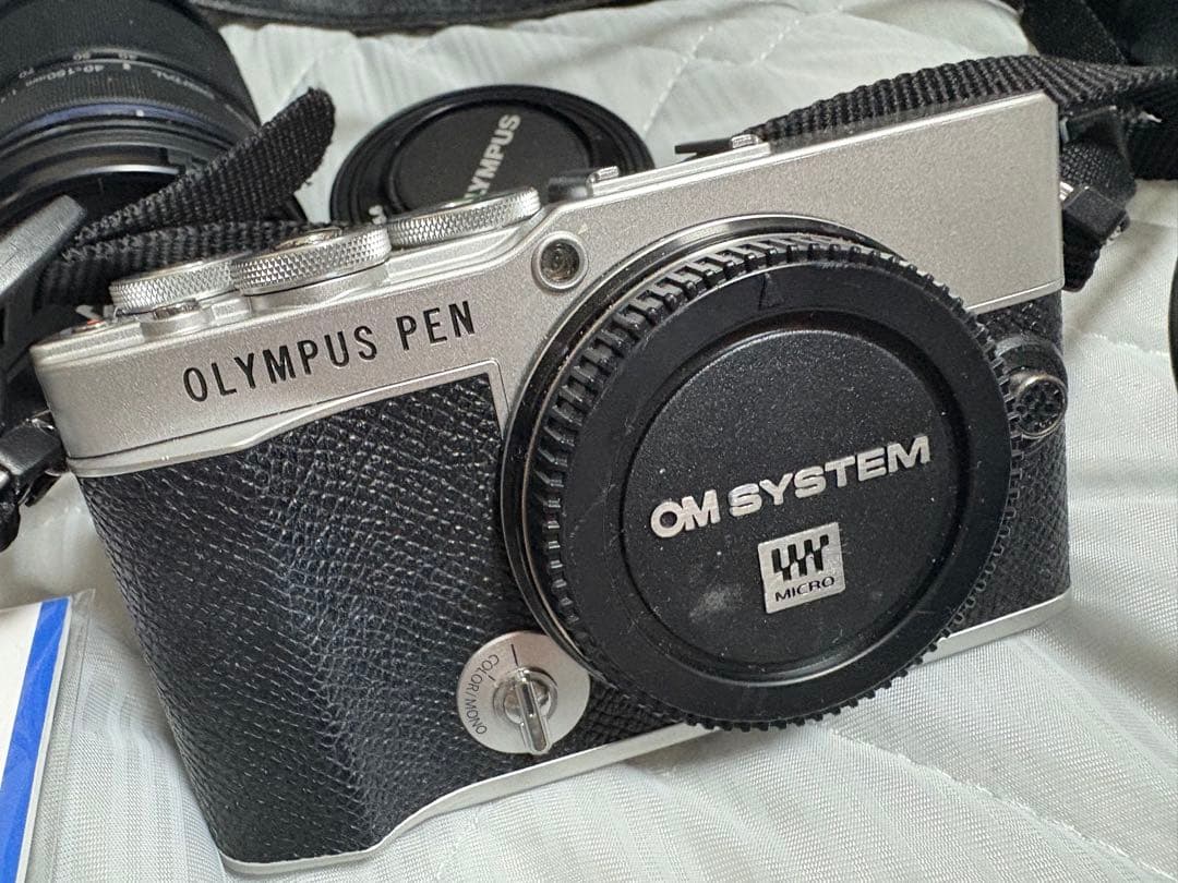 OLYMPUS PEN E-P7 ミラーレスカメラ おまけ付き