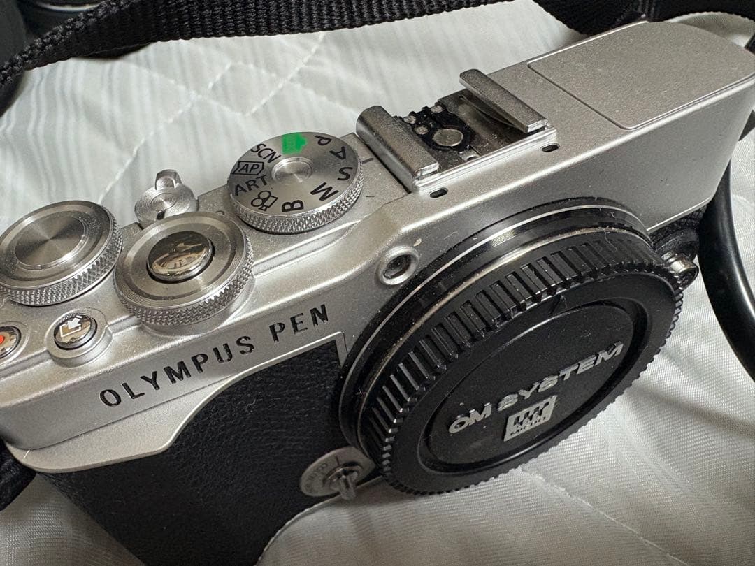 OLYMPUS PEN E-P7 ミラーレスカメラ おまけ付き