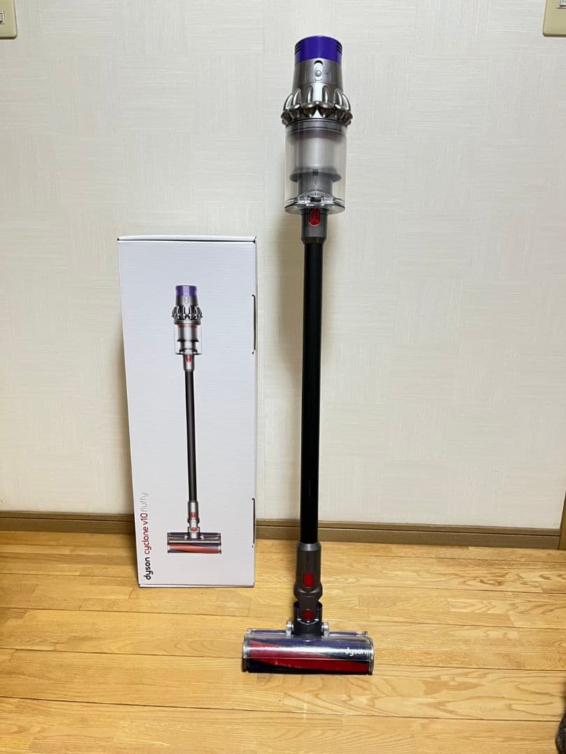 ジャンク DysonV10 Fluffy 掃除機 本体 付属品バッテリー劣化疑い