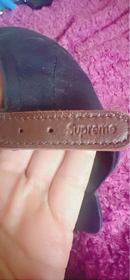 Supreme 紺色キャップ