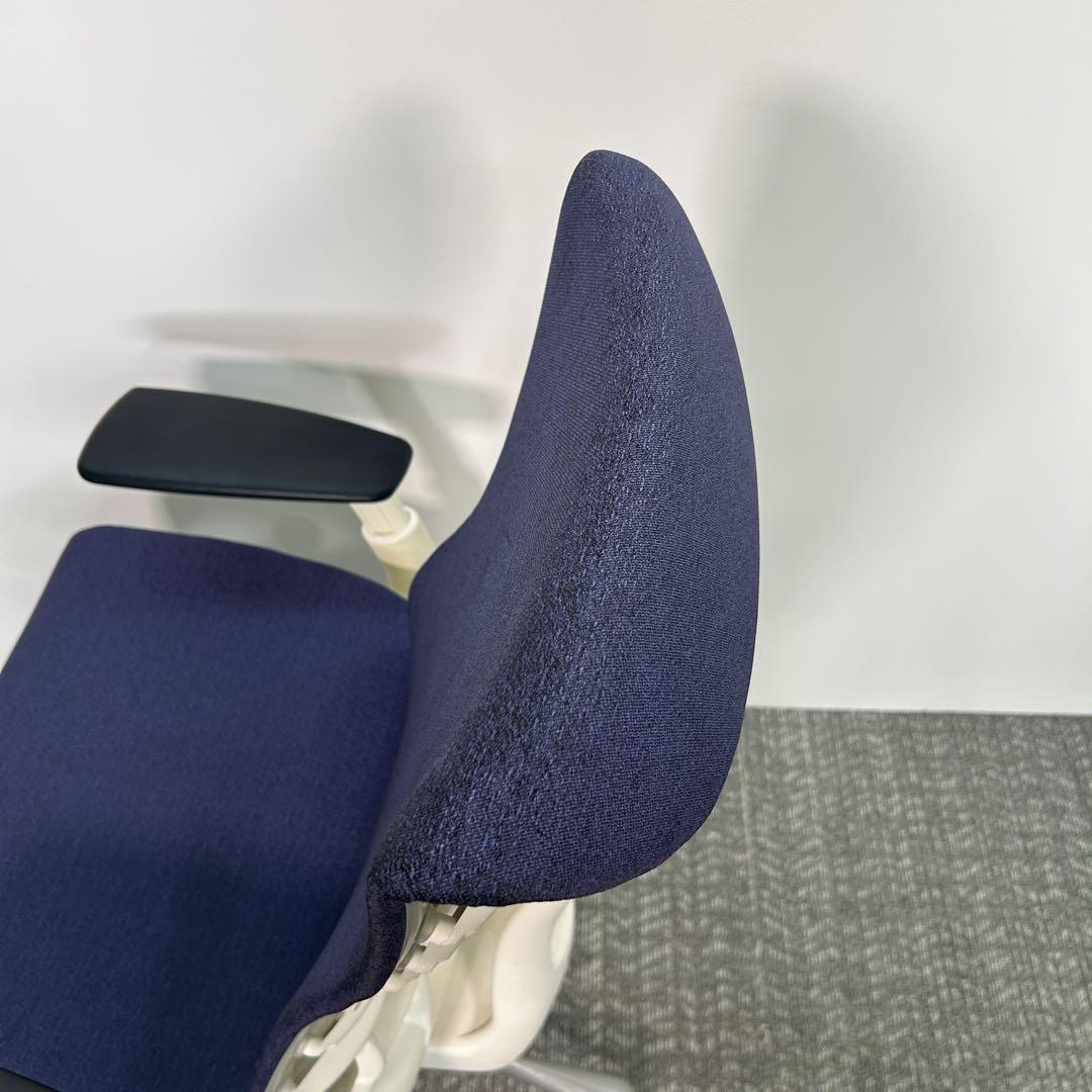 E. エンボディチェア 最高級 ハーマンミラー ホワイト Embody