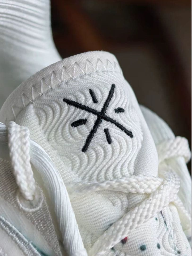 Lining Wade 808 5 ultra v2はなび