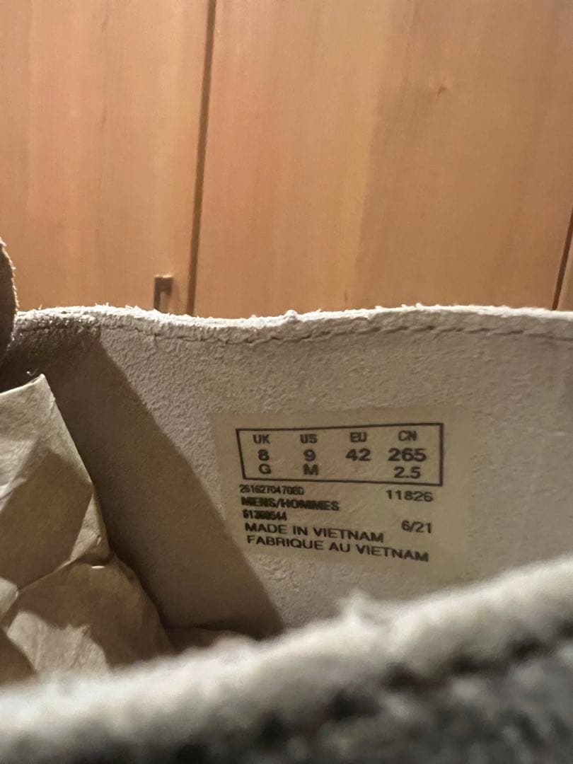 値下げ！CLARKS チャッカブーツ　ベージュ　オリジナルズUS9 （27㎝）