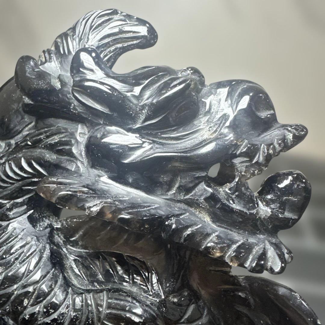 【高品質】山東省産 モリオン 龍彫刻 原石 台座付き　おまけあり