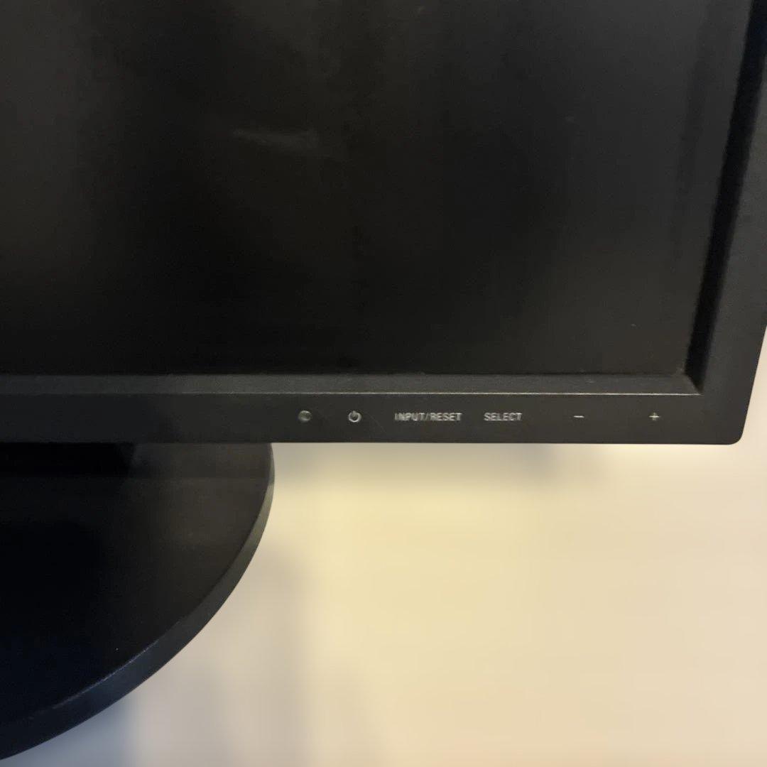 パソコン本体　Windows10 キーボード　液晶ディスプレイ　マウス