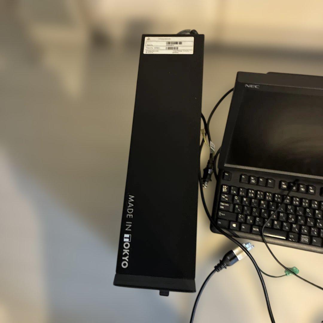 パソコン本体　Windows10 キーボード　液晶ディスプレイ　マウス