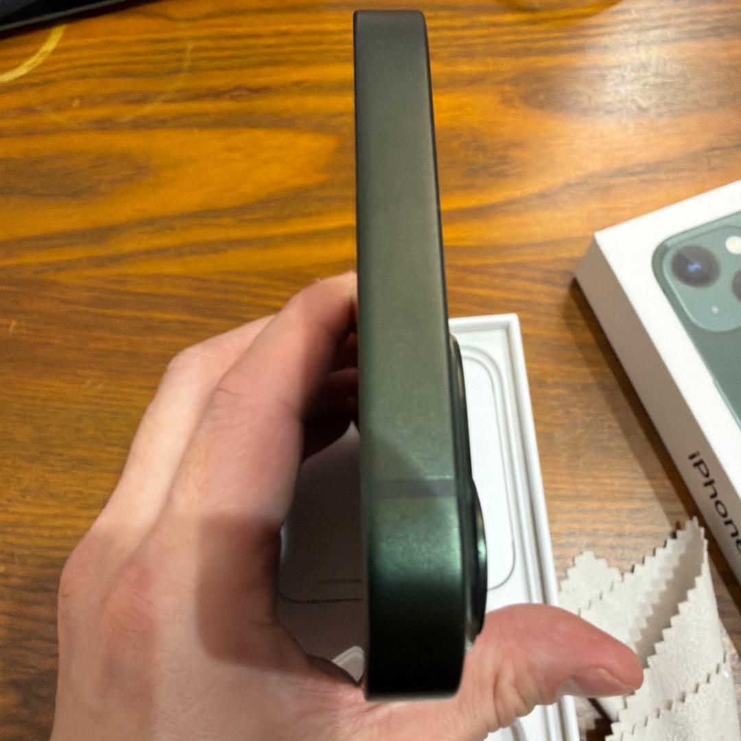 iPhone 13 ミッドナイトグリーン 本体　初期化済み　美品