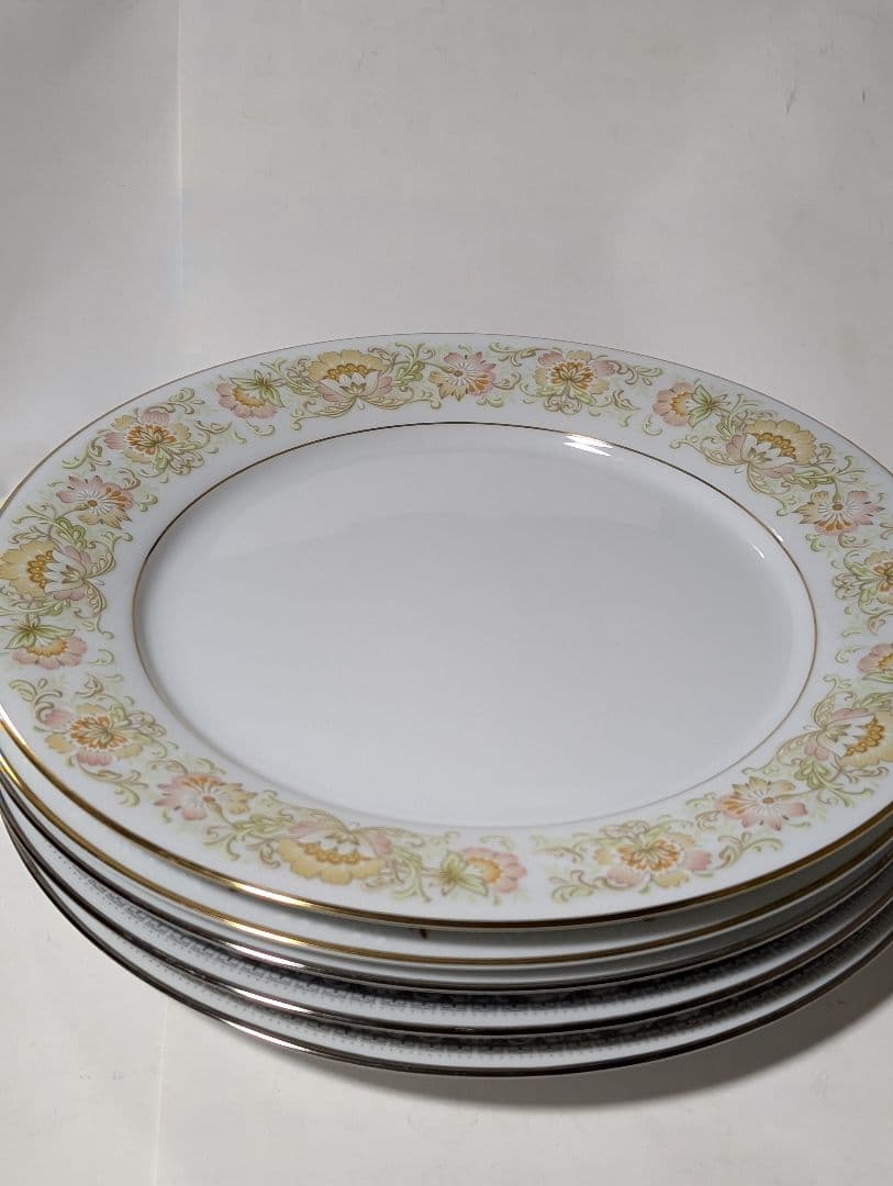 （Z!!）ノリタケ　花柄とゴールドのディナープレート5枚セット