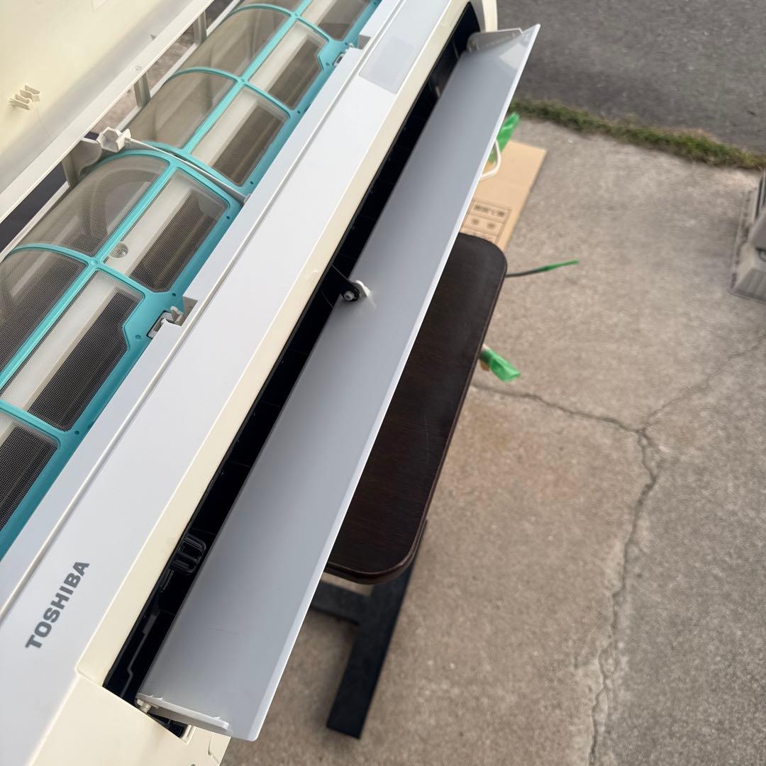 あこ東芝　ルームエアコン　RAS-G221P (W) 2021年製