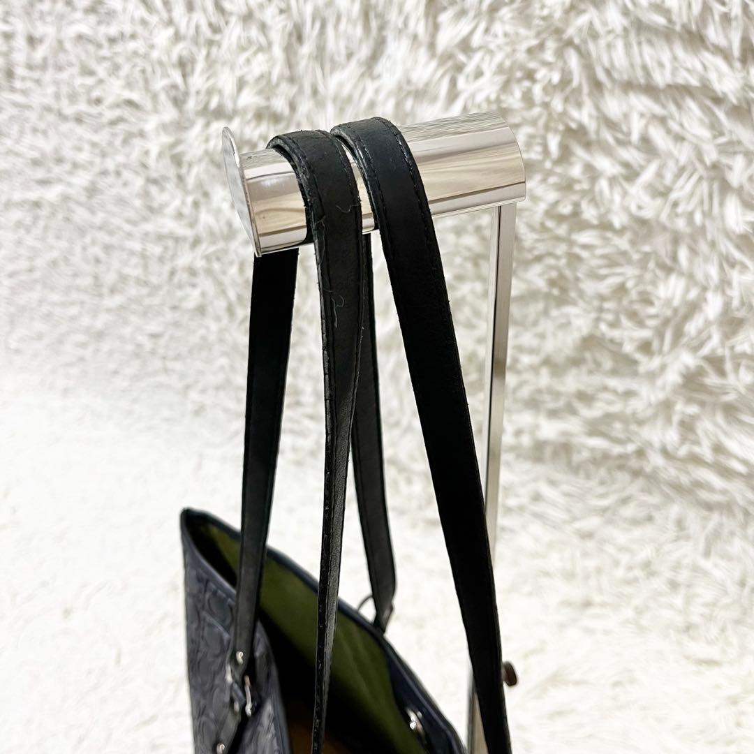 Salvatore Ferragamo ショルダーバッグ トート　ガンチーニ　黒