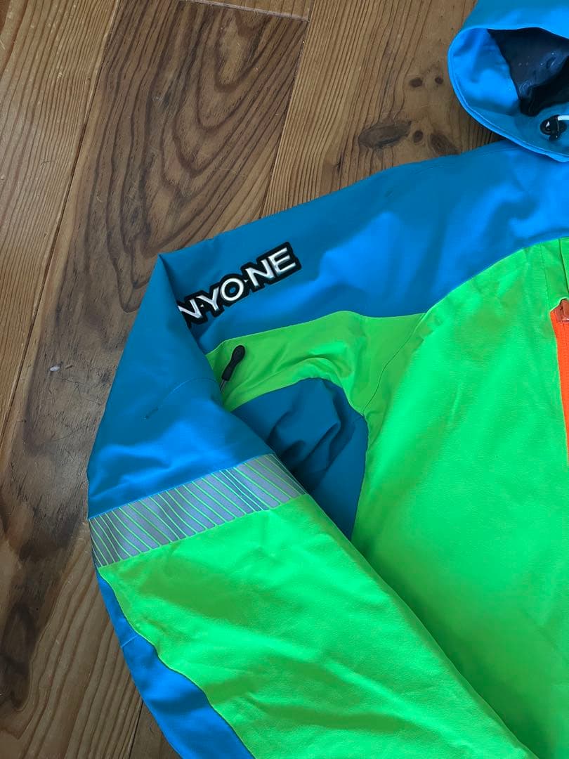 k*u様 未使用 ONYONE オンヨネ スキーウェアメンズ Ｍ 上下