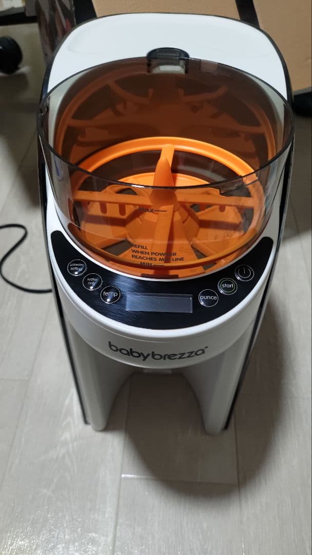 Baby Brezza Formula Pro advanced 自動調乳器