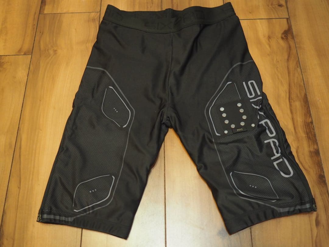 SIXPAD 夫婦で着用可 メンズ　上Sサイズ 下Mサイズ　パワースーツ