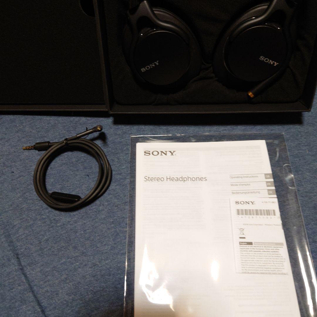 SONY ワイヤレスヘッドホン 本体と付属品