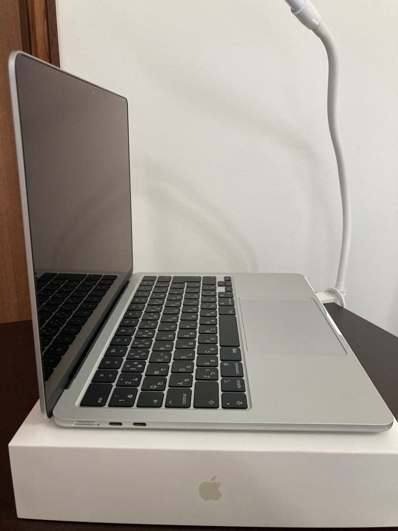 MacBook Air M2 13インチ メモリ8GB 256GB