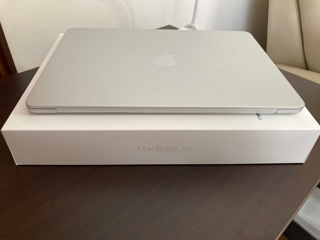 MacBook Air M2 13インチ メモリ8GB 256GB