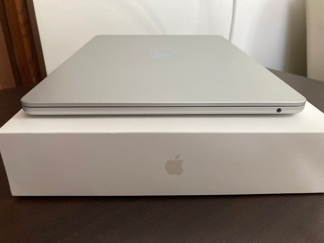 MacBook Air M2 13インチ メモリ8GB 256GB