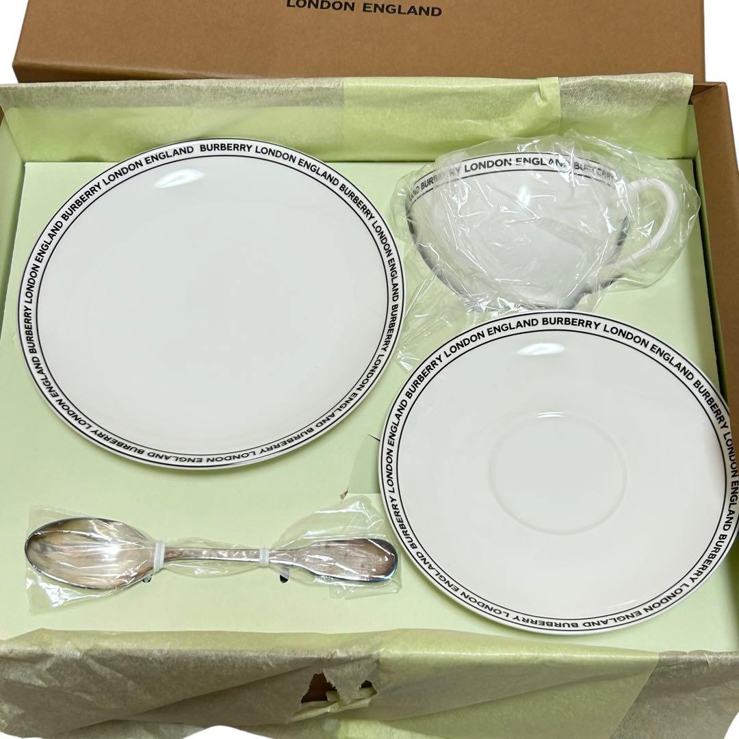 未使用保管品　BURBERRY カップアンドソーサー　皿　スプーン　食器セット