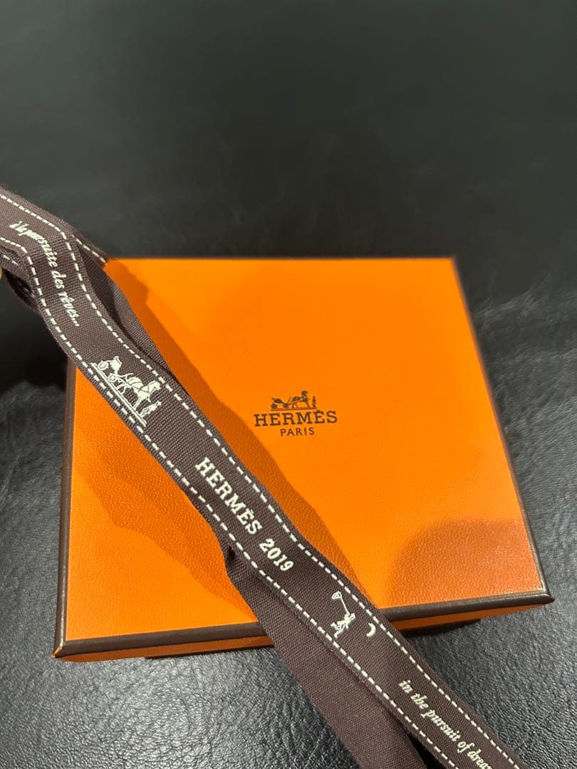HERMÈS H型メタルキーホルダー