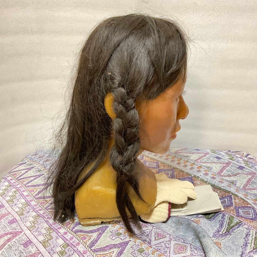 蝋人形　インディアン少女。