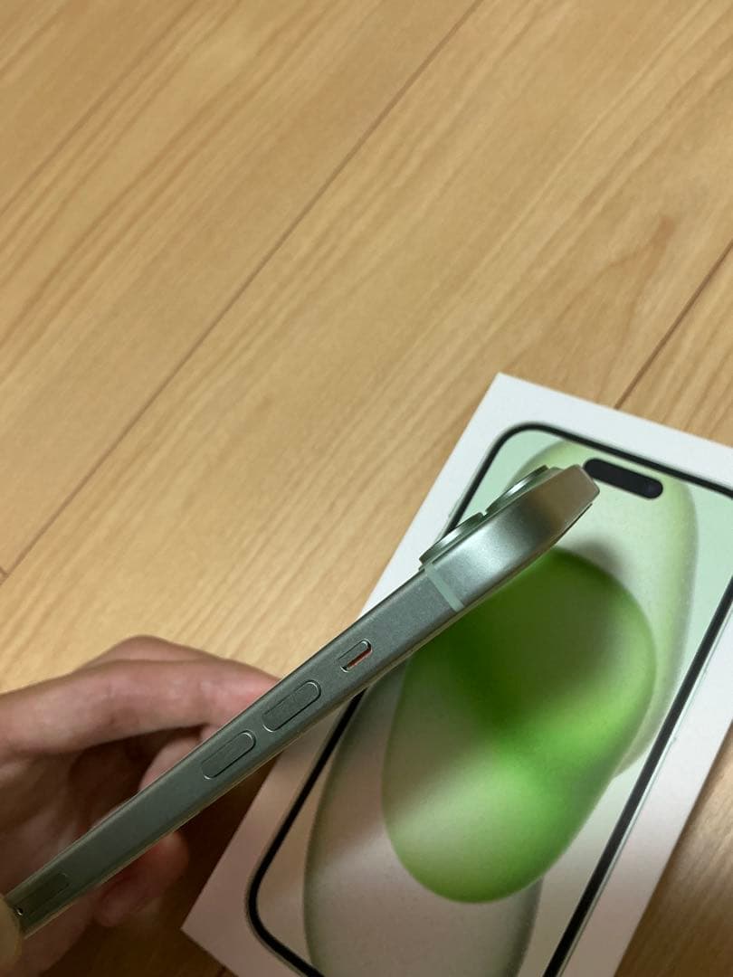 は*ち様 Apple iPhone 15 本体 128gb グリーン　simフリ