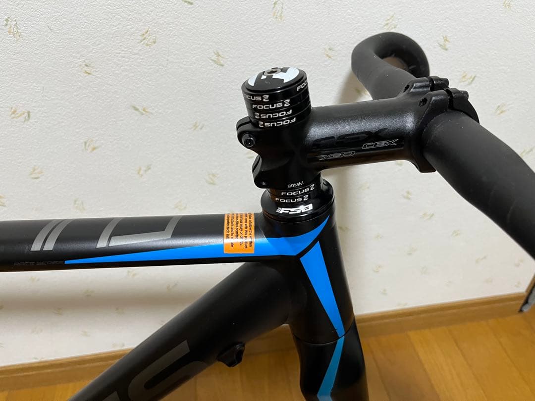 FOCUS ロードバイクフレーム 軽量アルミ