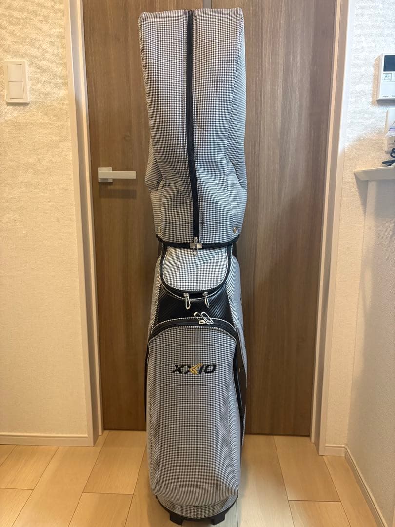 美品XXIOゼクシオ ゴルフ キャディバッグ 千鳥格子柄 グレー系9.5型