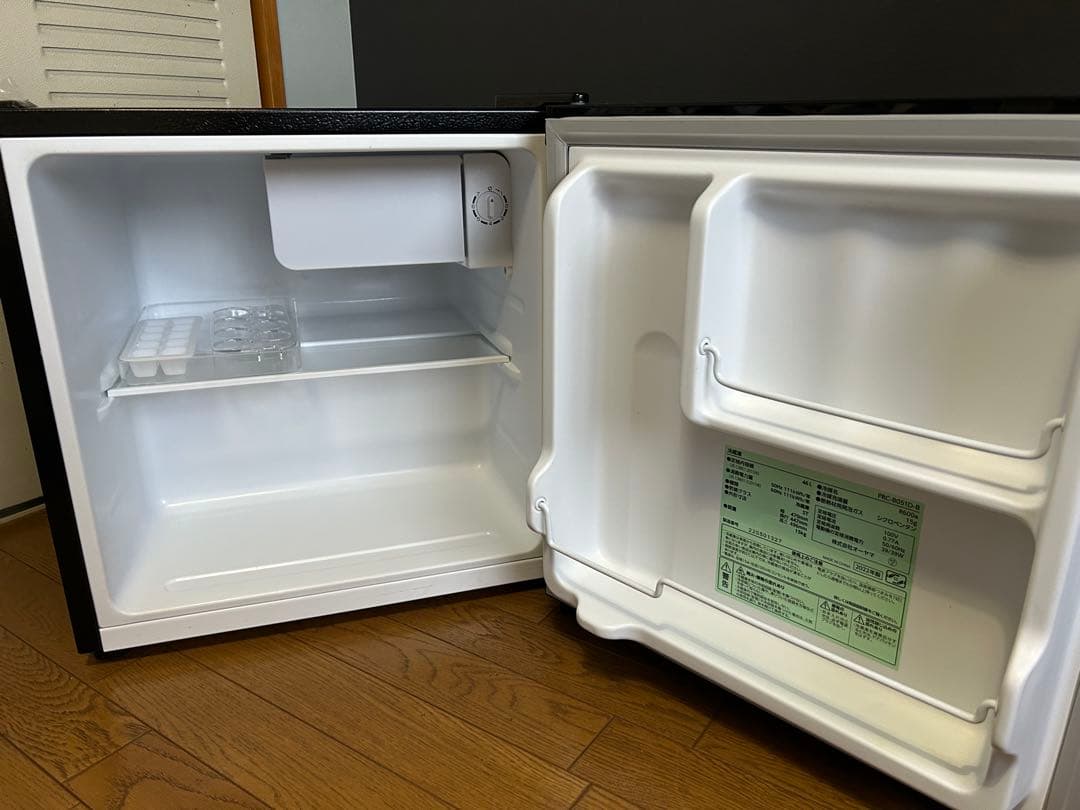 【いいやつ】アイリスオーヤマ　ミニ冷蔵庫 ブラックPRC-B 051D-B